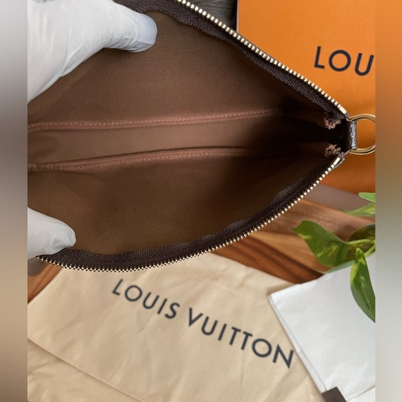 Prestine Vintage Authentic Louis Vuitton Pochette with Unbranded Chain Strap! - Picture 11 of 14